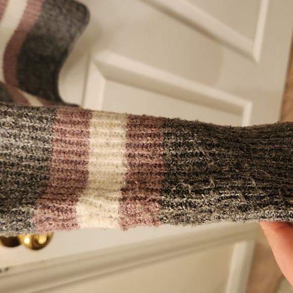 Pinque Knit Sweater - Picture 3 of 4